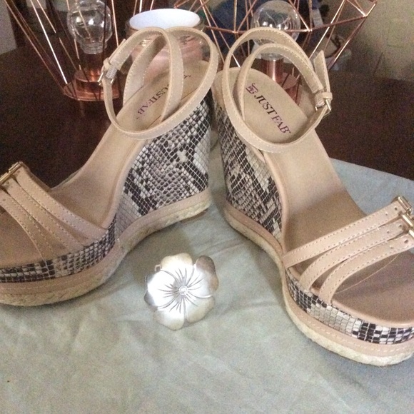 JUST FAB - WEDGE SANDALS - Picture 2 of 5